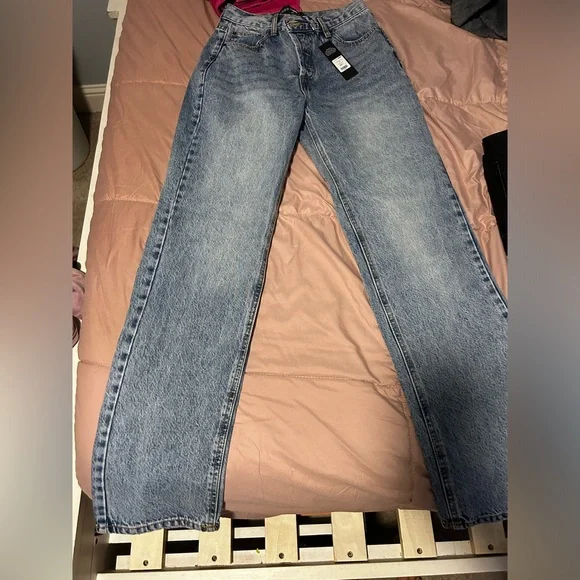 6 pairs of fashion nova jeans never worn with the tags still on. - Picture 5 of 6